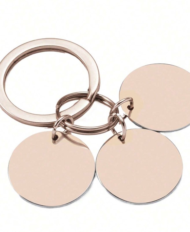 Thumbnail: Engraved silver pet portrait keychain 3